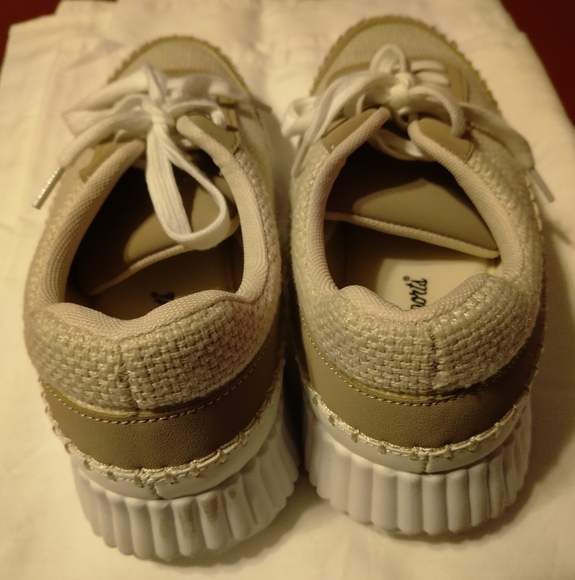 Shoes - Picture 2 of 7